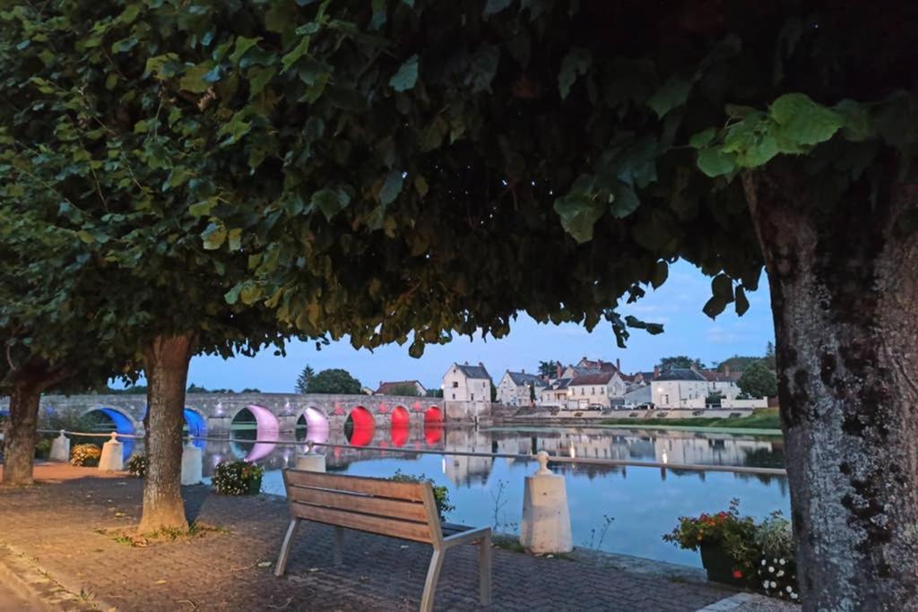 Studio Charmant Avec Vue Magnifique! Montrichard Bagian luar foto